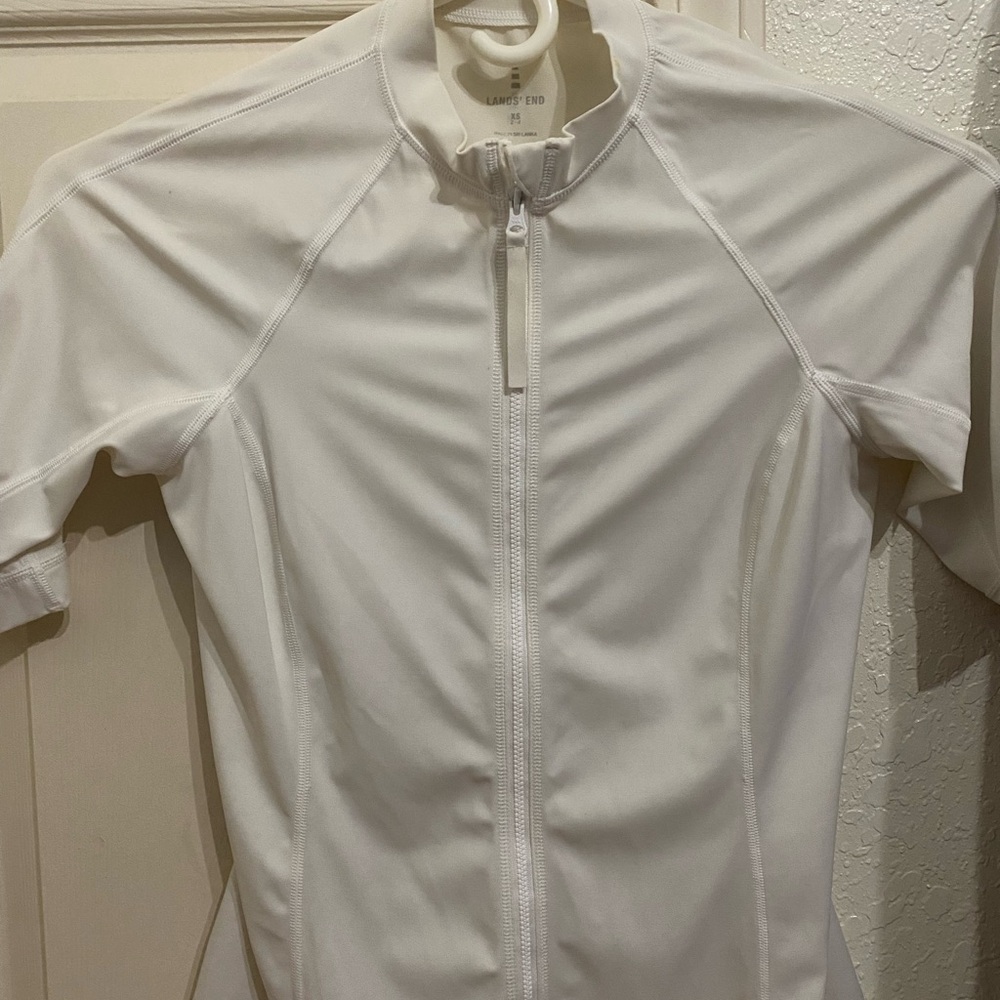 Title: Lands' End Women's SunShade UPF 50 Zip-Front Rash Guard - White - XS 2-4